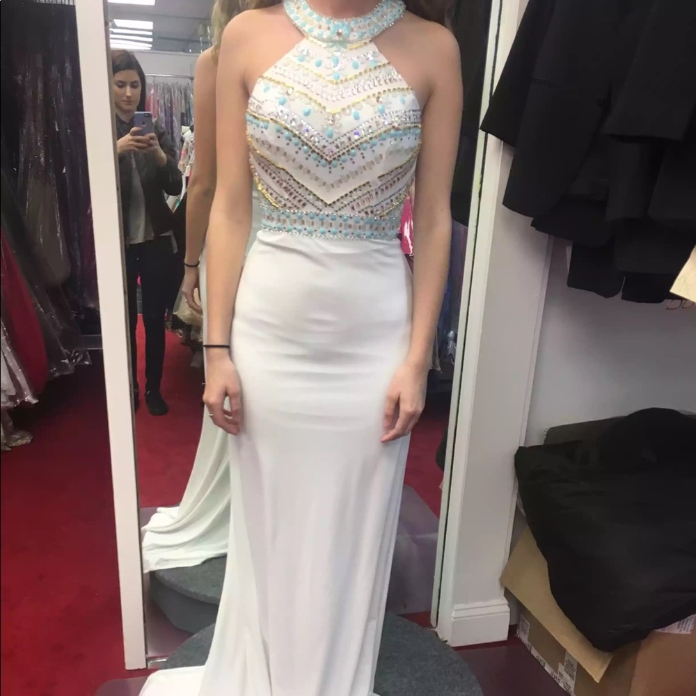 Prom dress - Picture 2 of 3